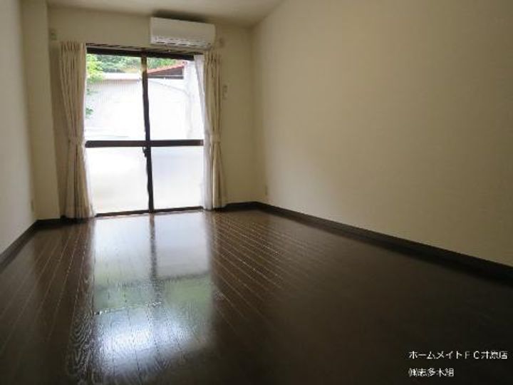 コーポ アーバンライフの居間