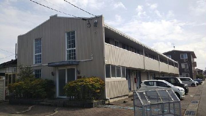 レオパレス華の外観