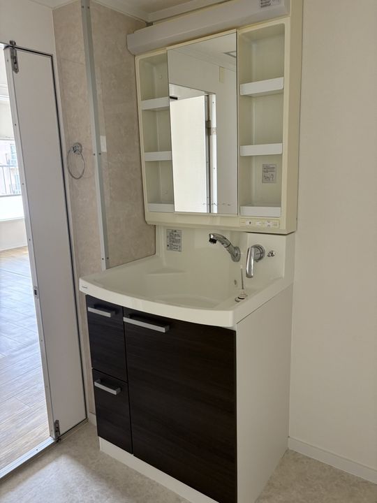 男山第4住宅311棟402号室の内装