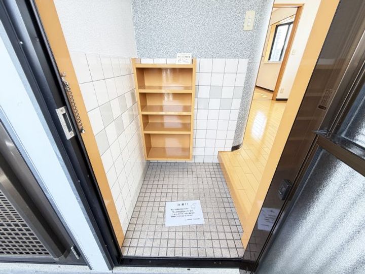 高知県高知市南御座(マンション)の賃貸物件の玄関