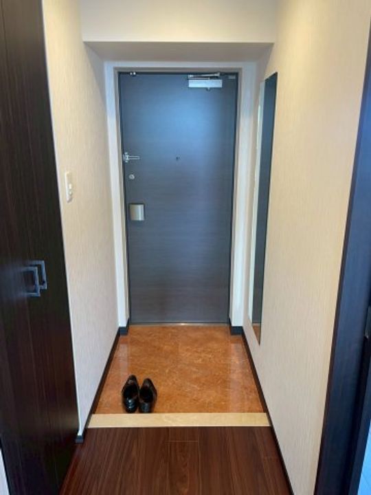 プレジオ帝塚山の玄関
