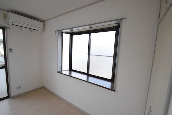 神奈川県厚木市妻田北3(アパート)の賃貸物件の居間