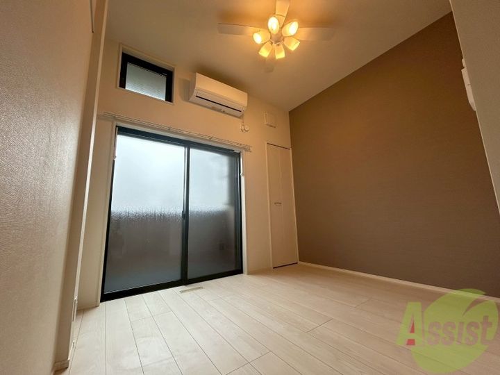 グレーステラス福住の居間