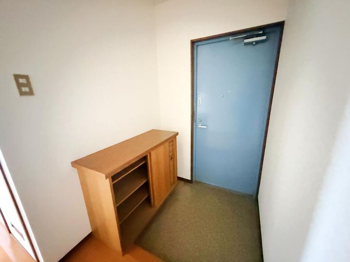 リバーサイド西八王子の玄関