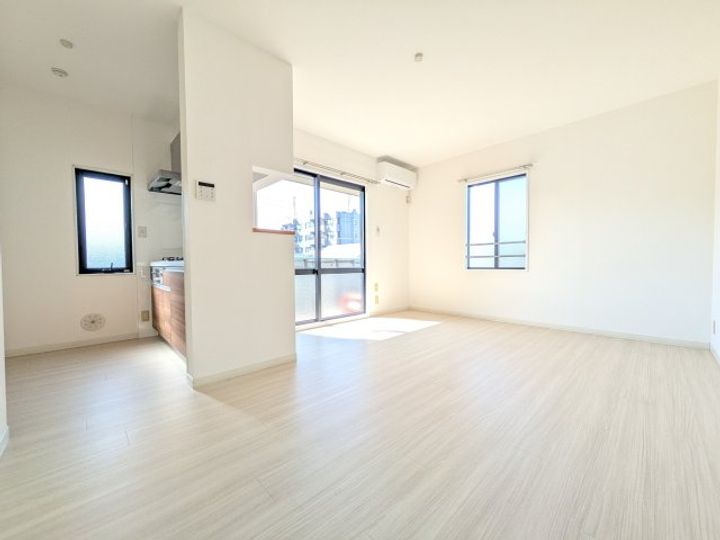 ウエストハウスBの居間