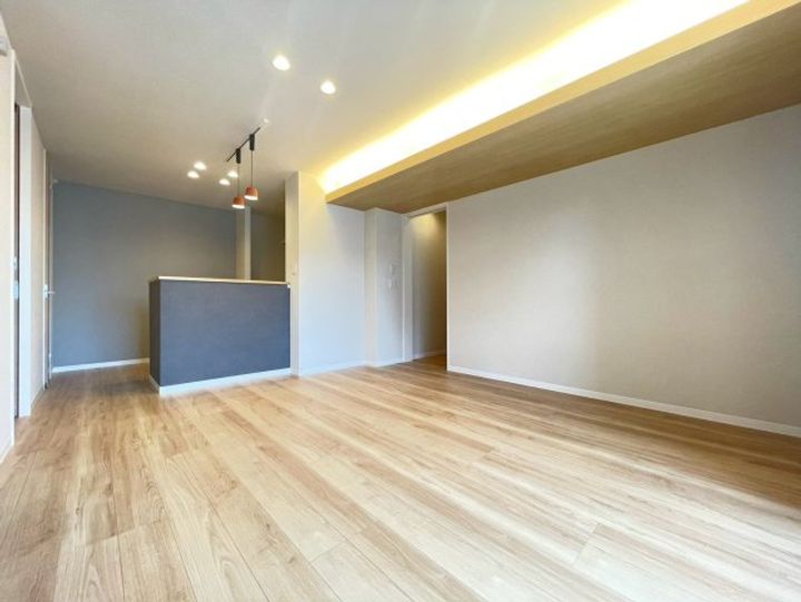 大阪府高槻市上田辺町(マンション)の賃貸物件の居間