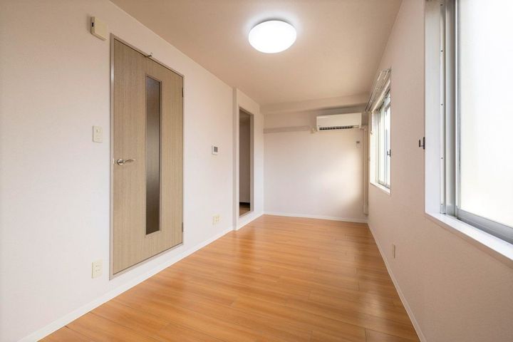 レジデンス藤ヶ丘IIの居間