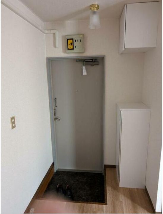 東京都港区芝5(マンション)の賃貸物件の玄関