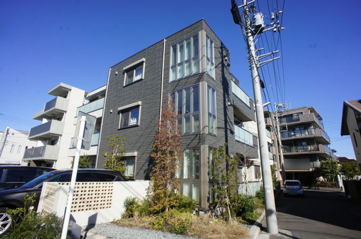 J.アイルズの外観