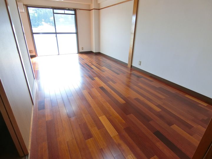 後藤マンションの居間