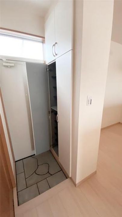 岡本アパートの玄関