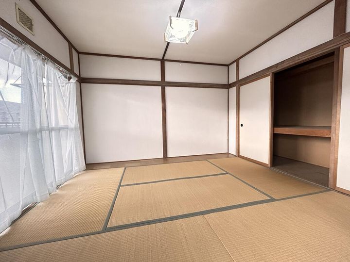 もりや荘の居間