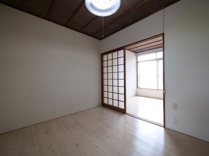 アパートベジータの居間