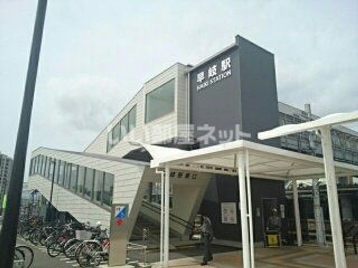 グラティアの周辺