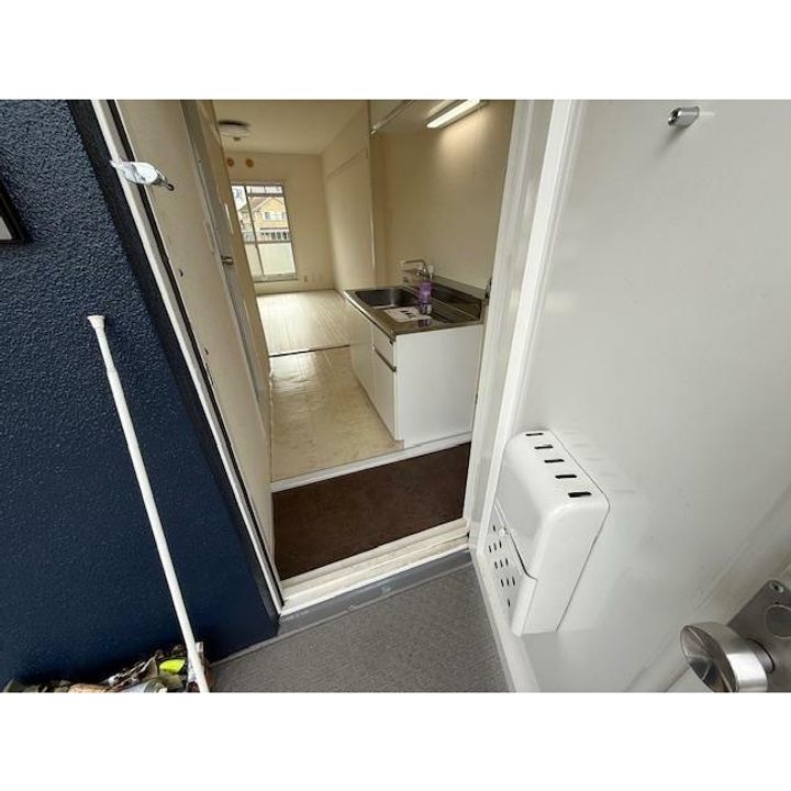 神奈川県厚木市飯山南5(マンション)の賃貸物件の玄関