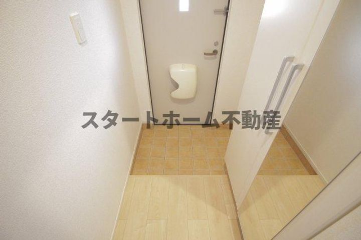 徳島県板野郡藍住町乙瀬字乾(アパート)の賃貸物件の玄関