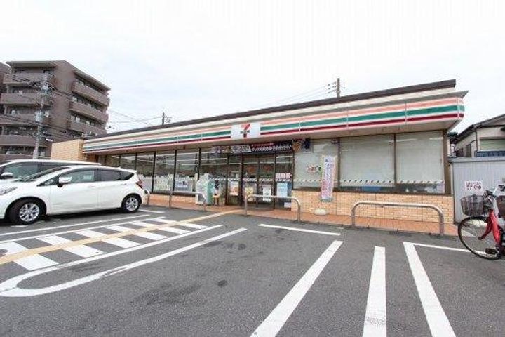 フォレスト・ホームの周辺