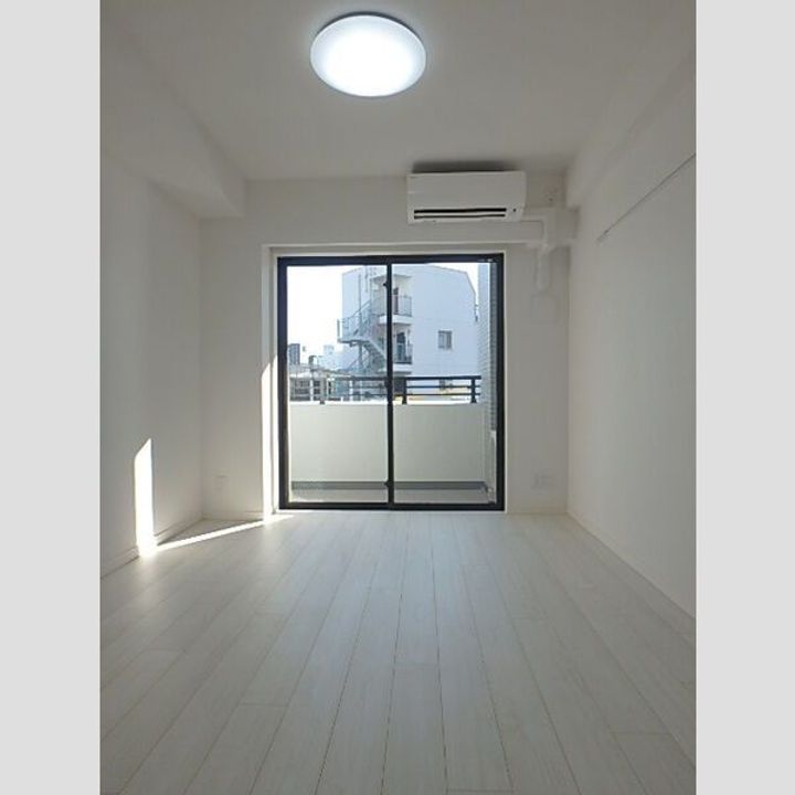 埼玉県川口市並木3(マンション)の賃貸物件の居間