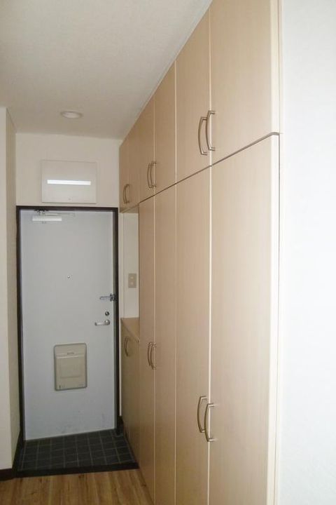 プルミエールBの玄関