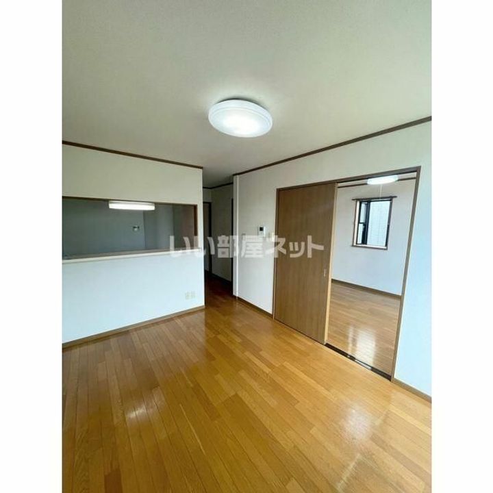 アルファレス若宮IIの居間