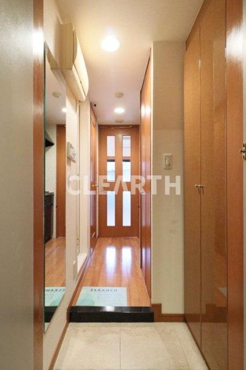 グランド ガーラ幡ヶ谷Eastの玄関