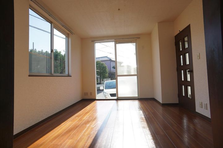 神奈川県茅ヶ崎市高田4(一戸建)の賃貸物件の居間