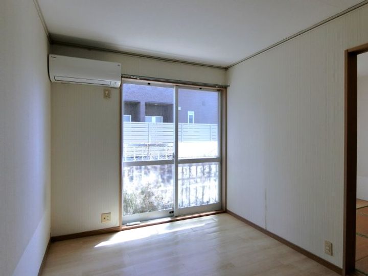 千葉県茂原市中の島町(アパート)の賃貸物件の居間