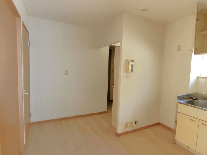 千葉県茂原市中の島町(アパート)の賃貸物件の居間