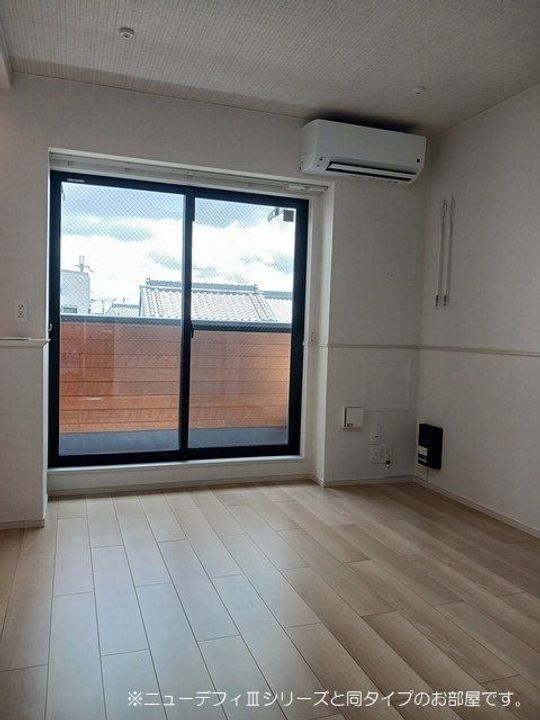 メゾン フランの居間