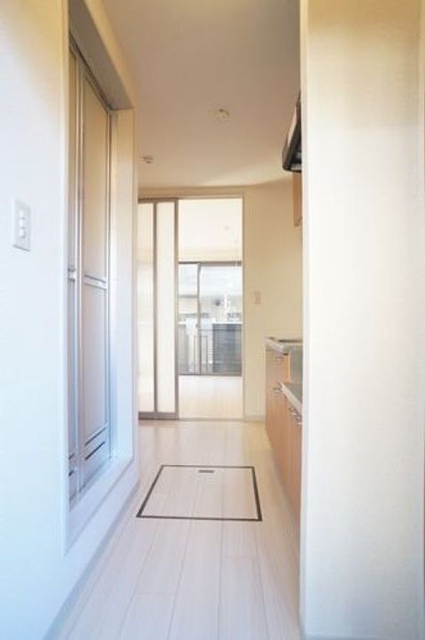 メゾン・アヴェニールの玄関