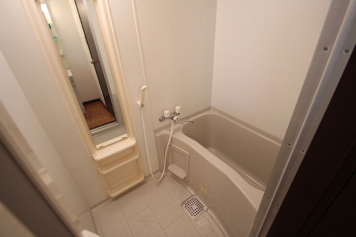 スリーサンズの風呂