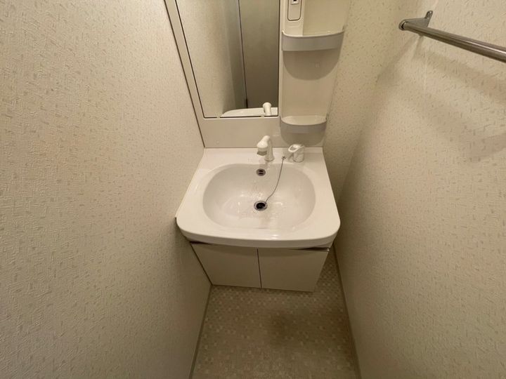 アルテミス平和の内装