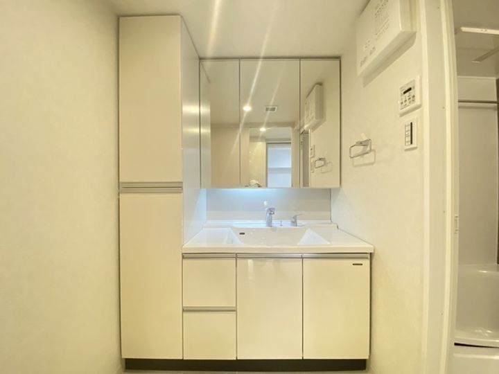 Happiness白島の内装