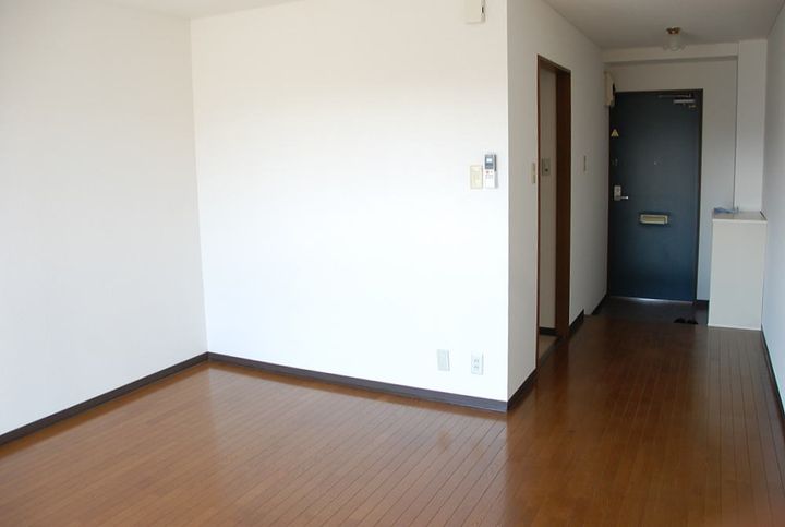 マイワタリの居間