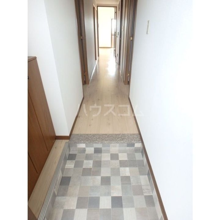 フォレストマンションの玄関