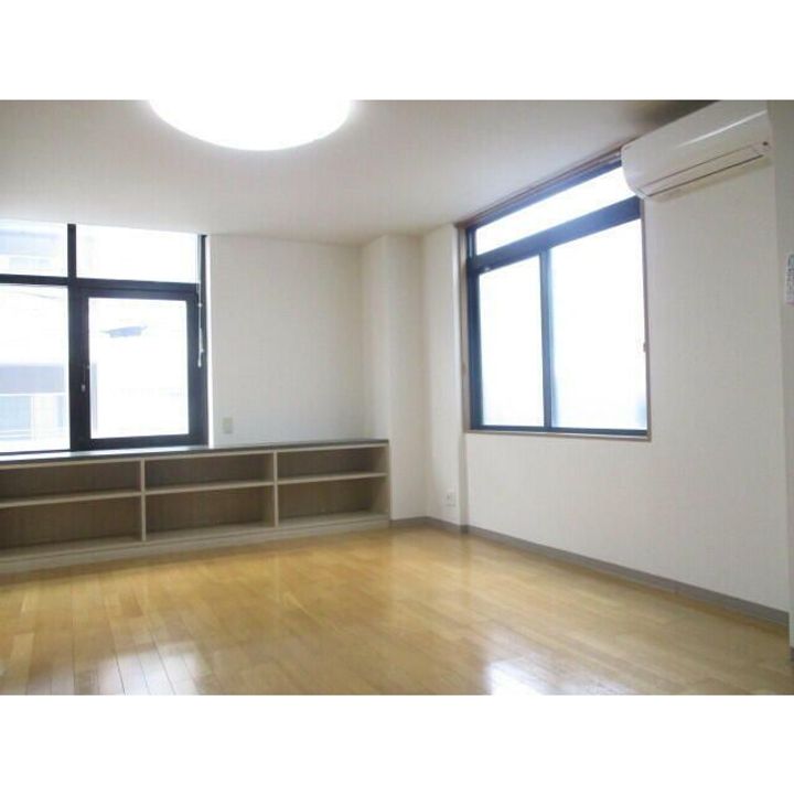 東京都新宿区西新宿7(マンション)の賃貸物件の居間