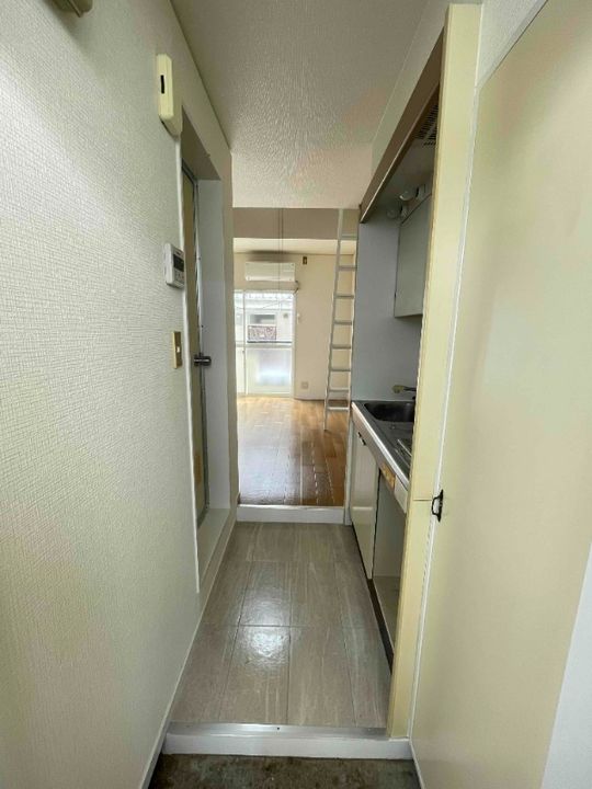 ヴィラ南台の玄関