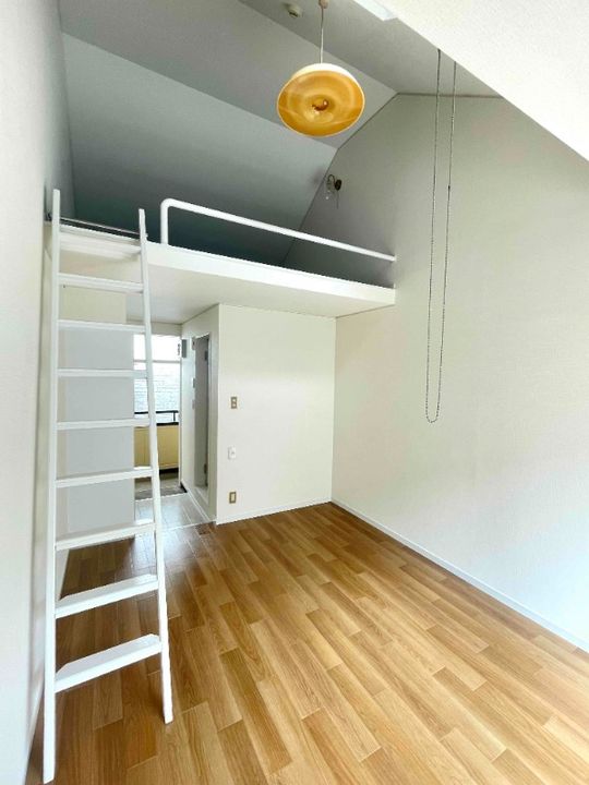 ヴィラ南台の居間