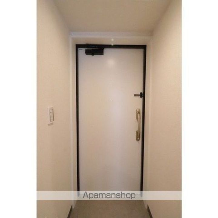 東京都新宿区下落合1(マンション)の賃貸物件の玄関