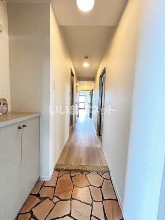 三重県四日市市赤堀南町(マンション)の賃貸物件の玄関