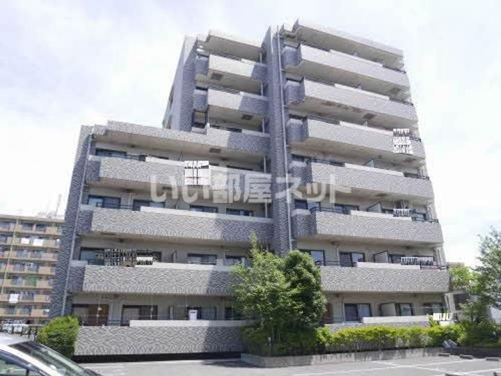 三重県四日市市赤堀南町(マンション)の賃貸物件の外観