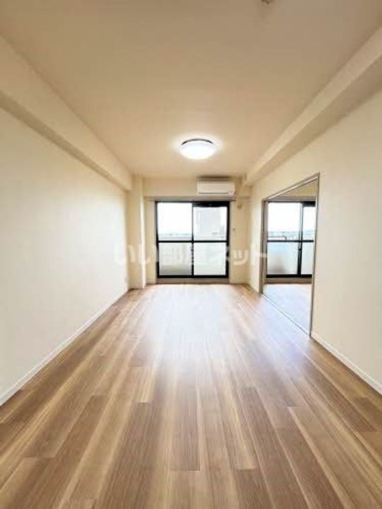 三重県四日市市赤堀南町(マンション)の賃貸物件の居間