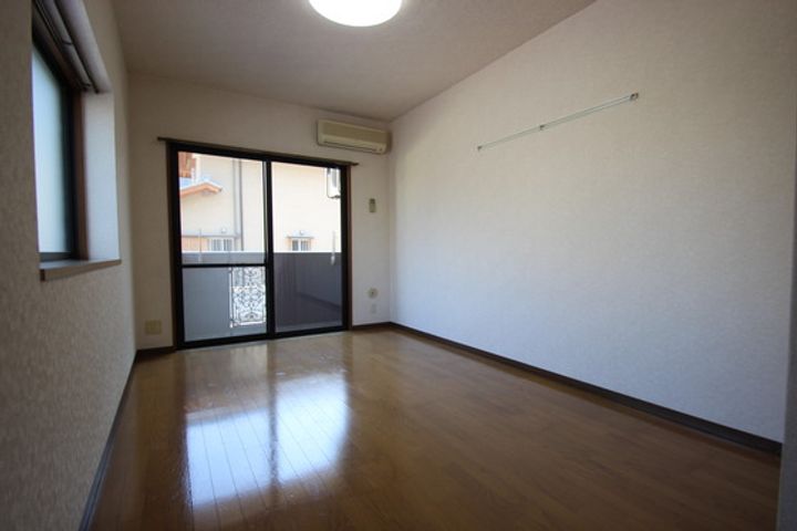 ノマージュ大芝の居間