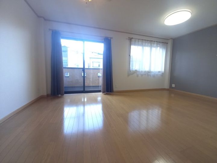 大阪府寝屋川市成田南町(一戸建)の賃貸物件の居間