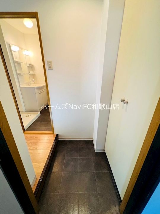 メゾンヒロの玄関