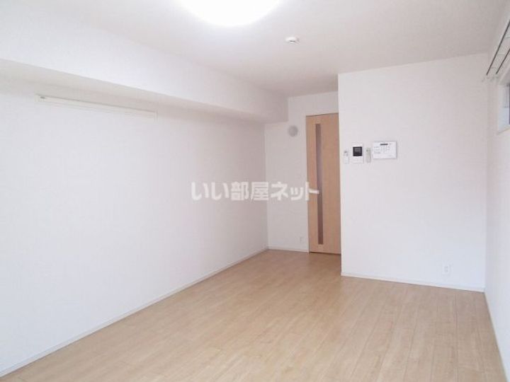 トワ レジデンスの居間