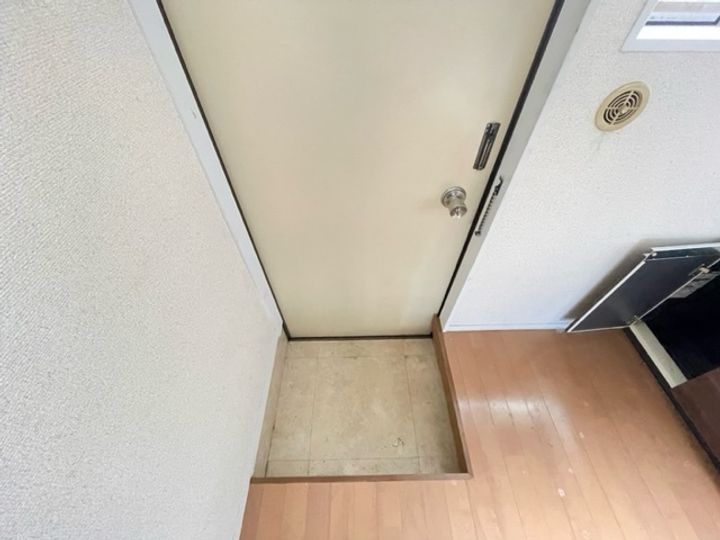 アパートメントのだめの玄関