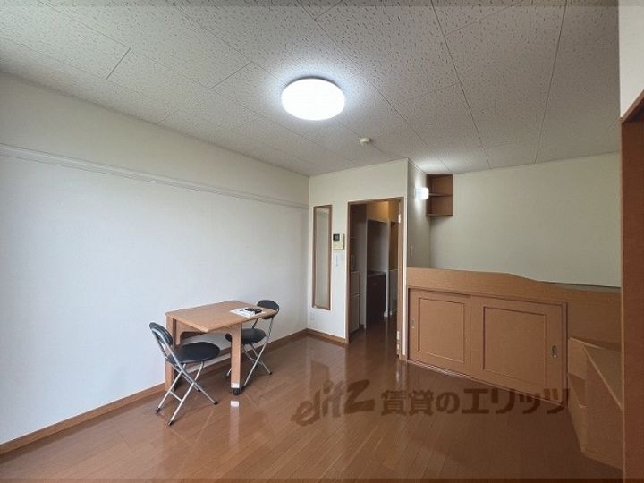 レオパレスコスモガーデンの居間