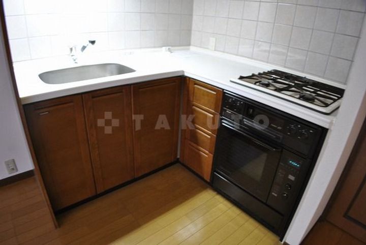 ヴェルビュ二条城東のキッチン