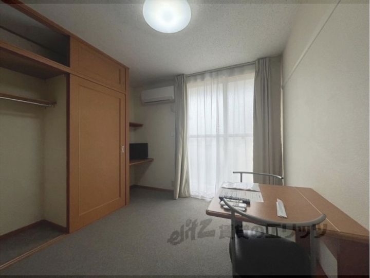 レオパレス幸甚の居間